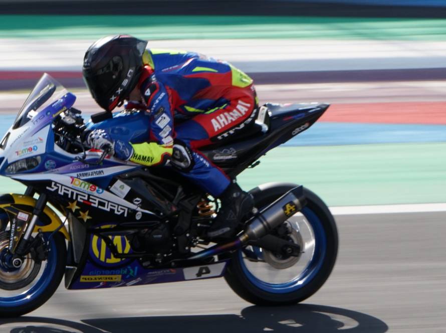 CIV Supersport 300